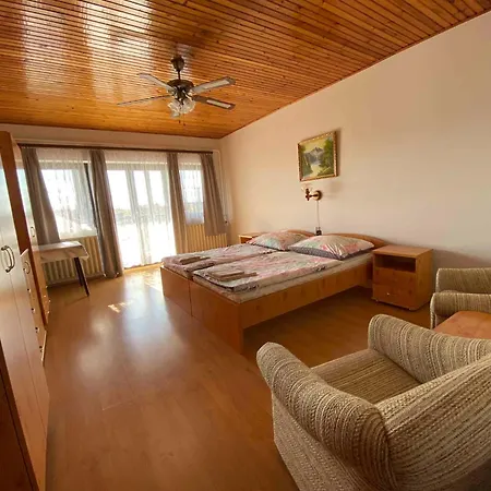 Three-bedroom In I