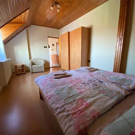 Apartamento Three-bedroom In I